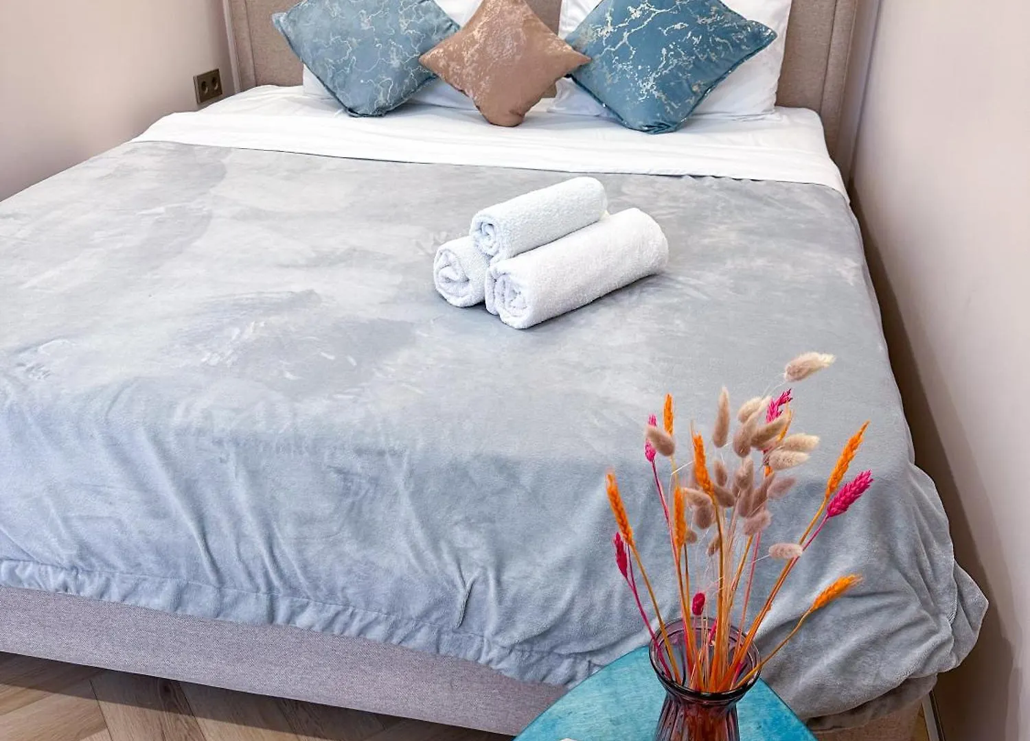 Комфортабельная Квартира В Жк Meridian Apartments Almaty Kazakhstan